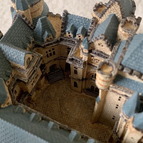 RARE Danbury Mint Pierrefonds Castle of the Enchanted Castles of Europe Series - Picture 8 of 14